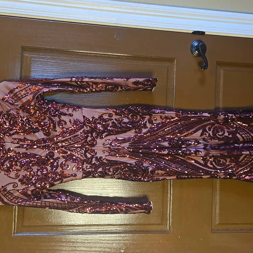 Fashion Nova-Burgundy cutout sequin gown with cream lining Sz XS NWT. - Picture 12 of 15